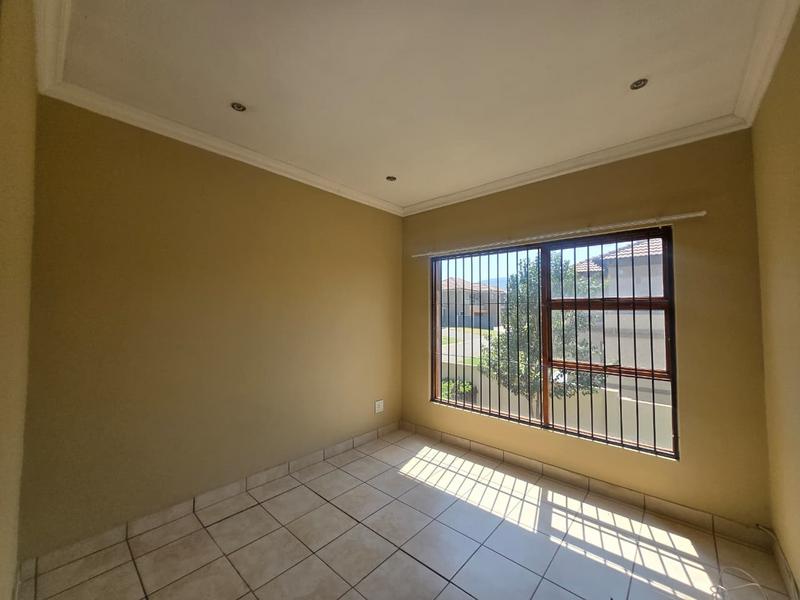 3 Bedroom Property for Sale in Gateway Manor North West